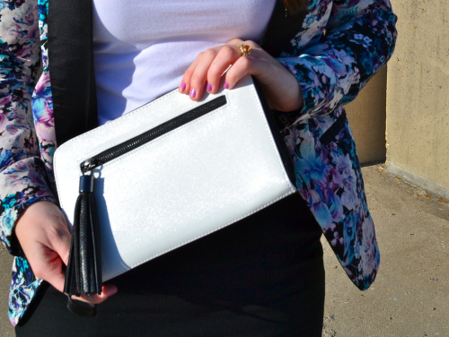 Black and white clutch with tassel | Southern Flair