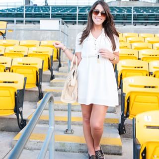  Today on SF we're talking about minimal accessories for an easy, comfy look + it's the last week to get 15% off your @handsproducinghope order with code "southernflair" at checkout! I've also linked to the full feature on this local ethical fashion brand in today's post! 