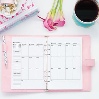  Exactly how many planners is too many? I have one for home, one for work, a spare in my purse... Plus, a few wall and desk calendars here and there. I think they might make computers for this kinda stuff? But I wouldn't know about that!  So today I'm posting my favorite 2016 agendas and calendars #ontheblog! I've also linked to my top picks with @liketoknow.it www.liketk.it/24aFy #liketkit 