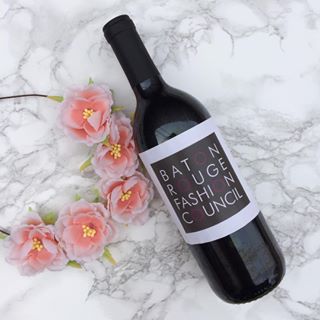  Who's ready to sip some wine while shopping new spring arrivals from your favorite #batonrouge boutiques?  I'll be at @blend_br this Friday from 5-8 pm for the @brfashioncouncil Spring Soirée!  Stop by and say hello! 