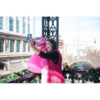  Hope everyone is having a great #MardiGras weekend! We had a blast at the #SpanishTown parade yesterday and headed to New Orleans this morning! Follow along on Snapchat! : lesliepresnall 