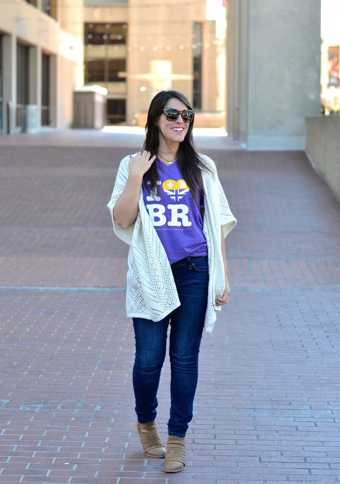 Things to do in the fall in Baton Rouge, Louisiana! Check out Southern Flair's Fall Bucket List! | Wearing: I Heart BR Tee from SFT