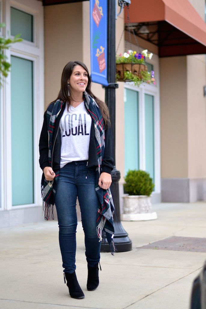 Sign up for Southern Flair's Local Edition Newsletter to get the latest in Louisiana fashion and lifestyle, plus your 15-page Baton Rouge Holiday Shopping Guide!