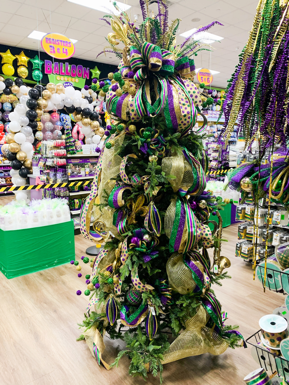 Mardi Gras Tree! Decorate with Me! 